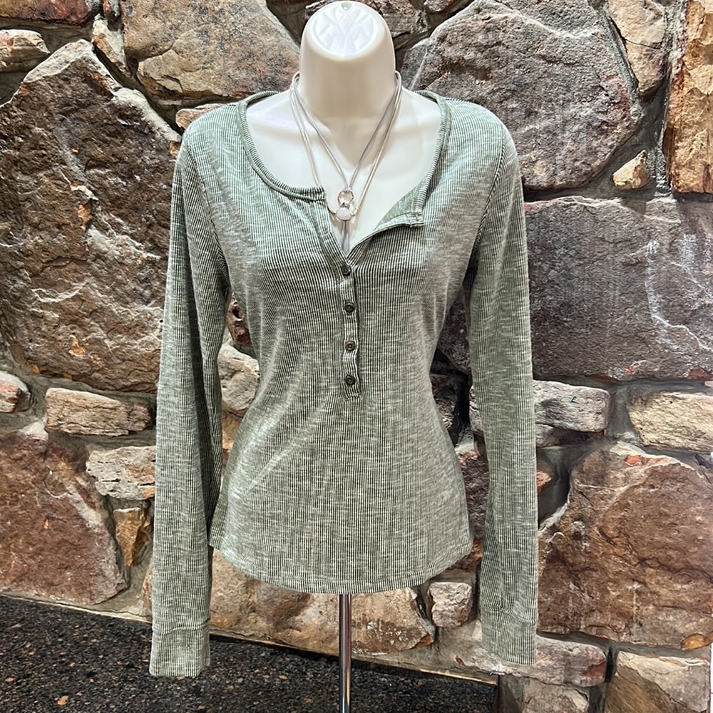 Universal Thread Henley Shirt!